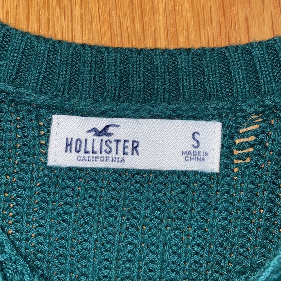 Hollister Green Sweater - Picture 2 of 2